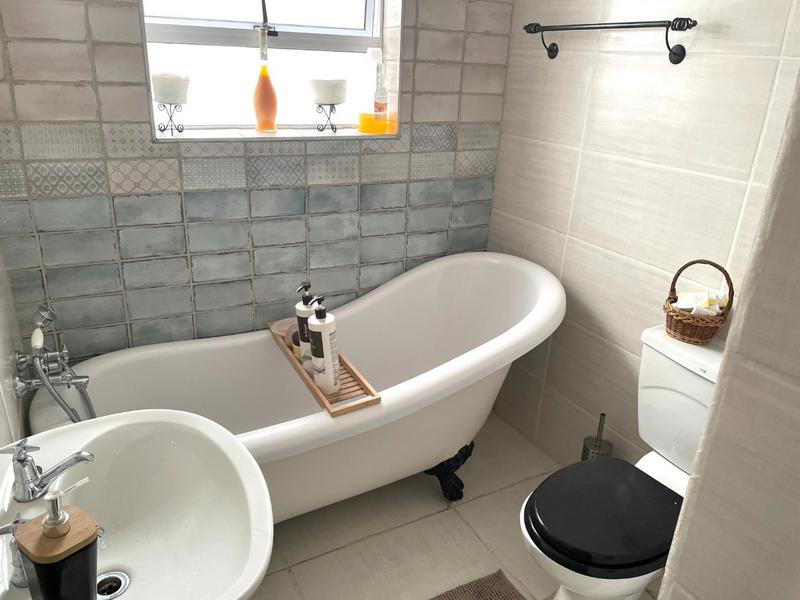 To Let 2 Bedroom Property for Rent in Costa Da Gama Western Cape